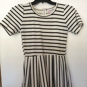 LuLaRoe M Amelia black and white stripe